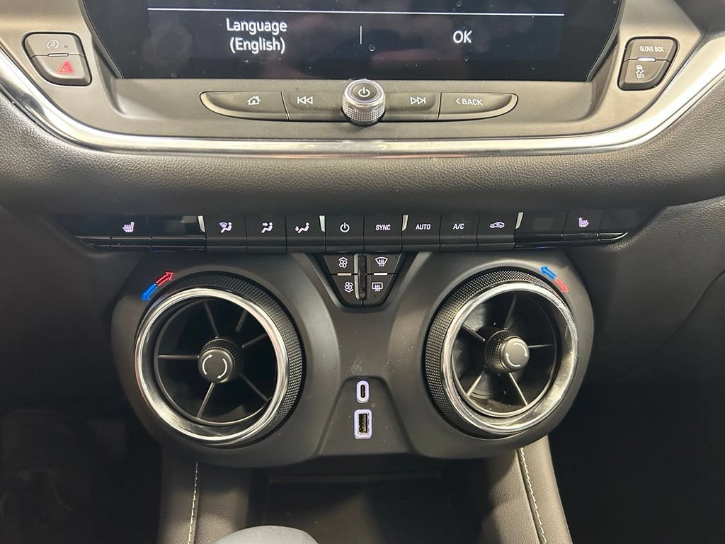 Used 2025 Chevrolet Blazer LT FWD image 17