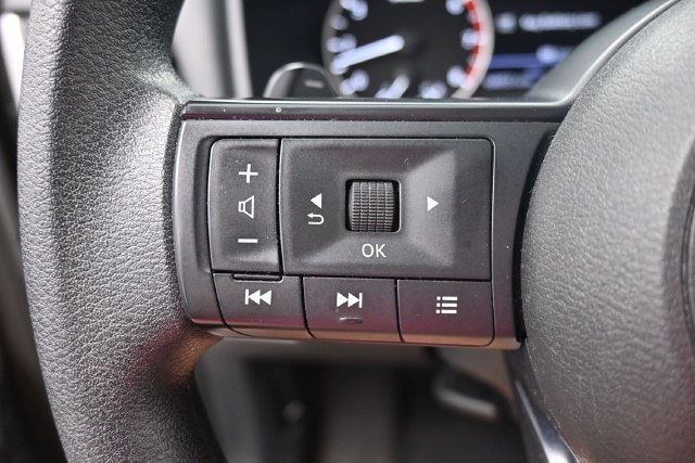 Used 2024 Nissan Rogue S AWD/4WD image 29