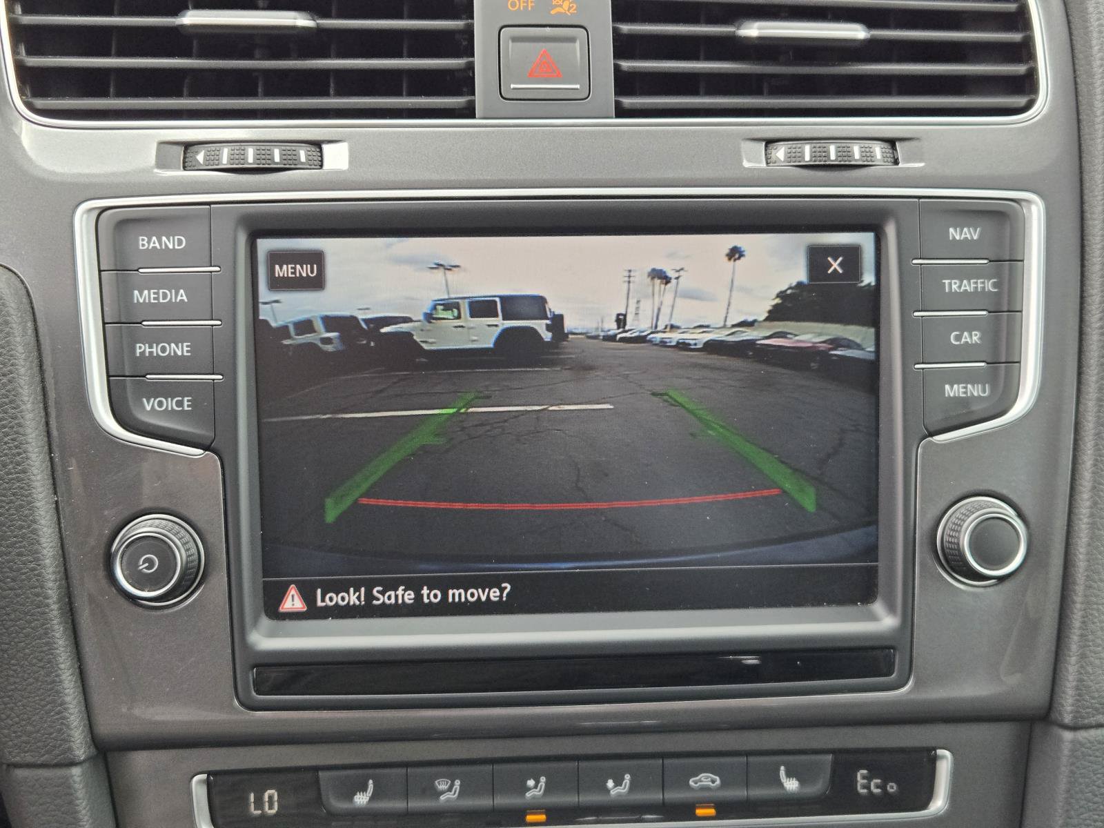 Used 2016 Volkswagen e-Golf SEL Premium w/ Driver Assistance Package FWD image 8