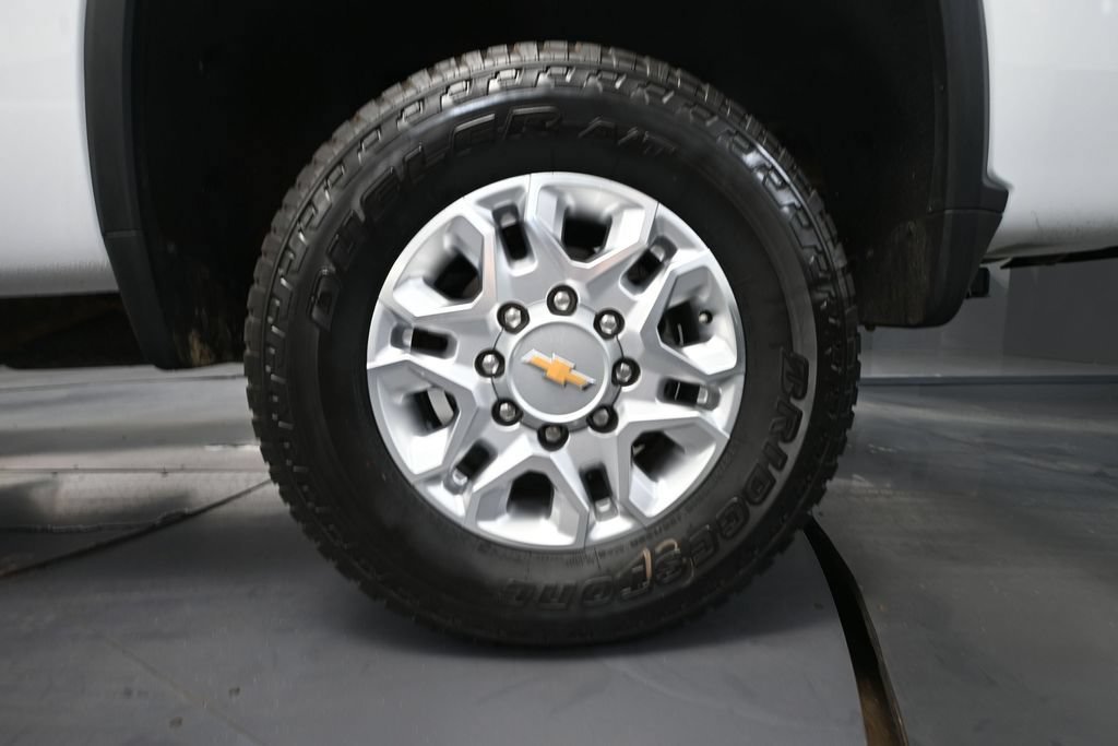 Used 2025 Chevrolet Silverado 3500 LT w/ Safety Package AWD/4WD image 13