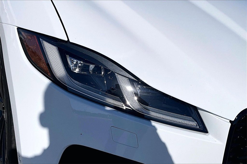 Used 2026 Jaguar F-PACE R-Dynamic S image 30