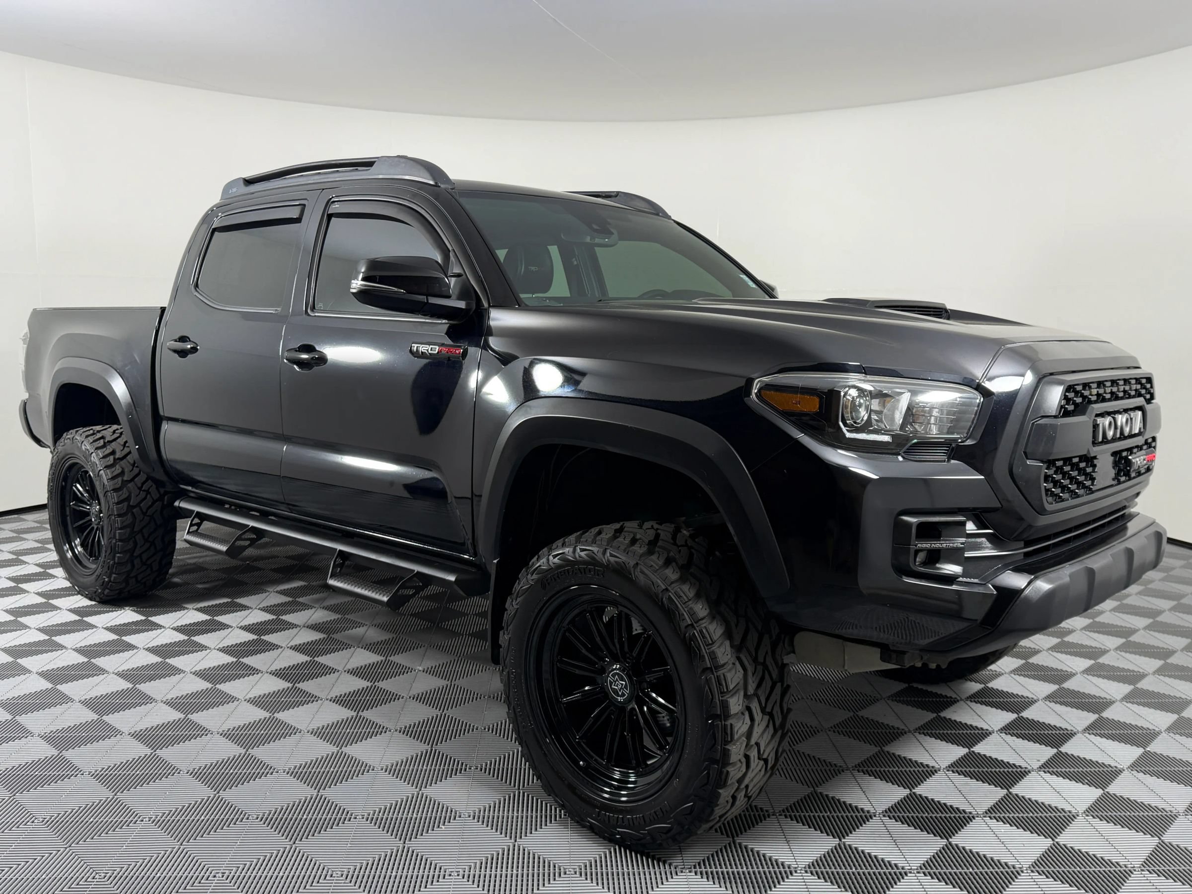 Used 2019 Toyota Tacoma TRD Pro AWD/4WD image 6