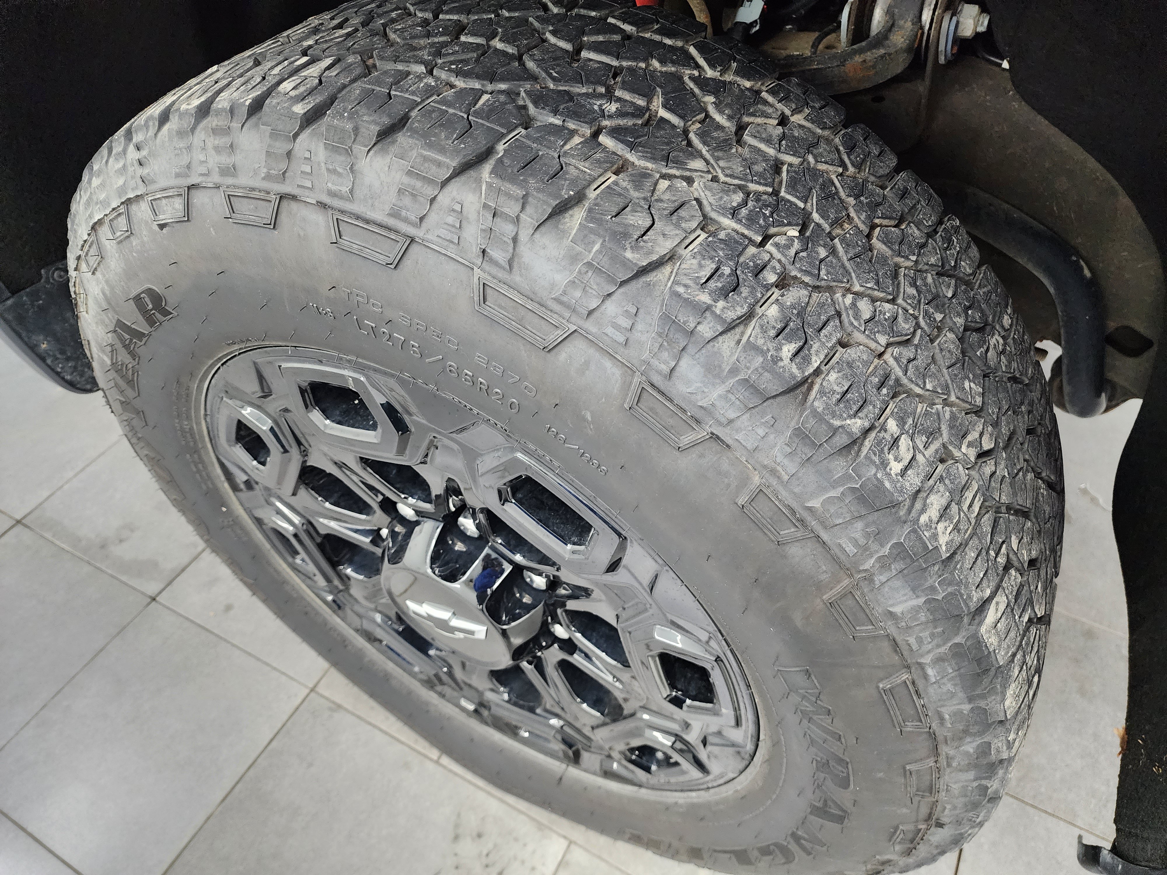 Used 2024 Chevrolet Silverado 2500 LTZ w/ LTZ Plus Package AWD/4WD image 3