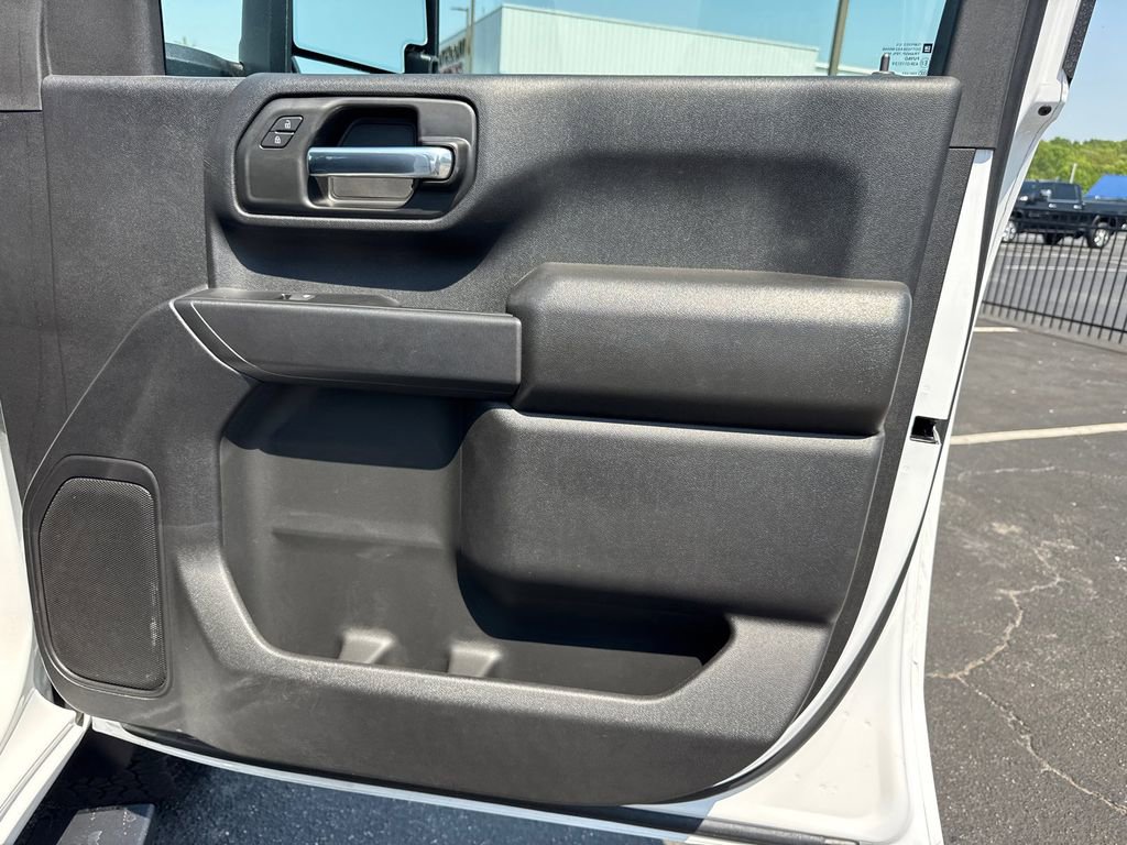 Used 2025 Chevrolet Silverado 2500 Custom w/ Custom Value Package AWD/4WD image 15