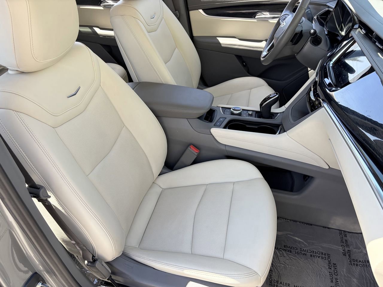 Certified 2023 Cadillac XT6 Premium Luxury FWD image 11