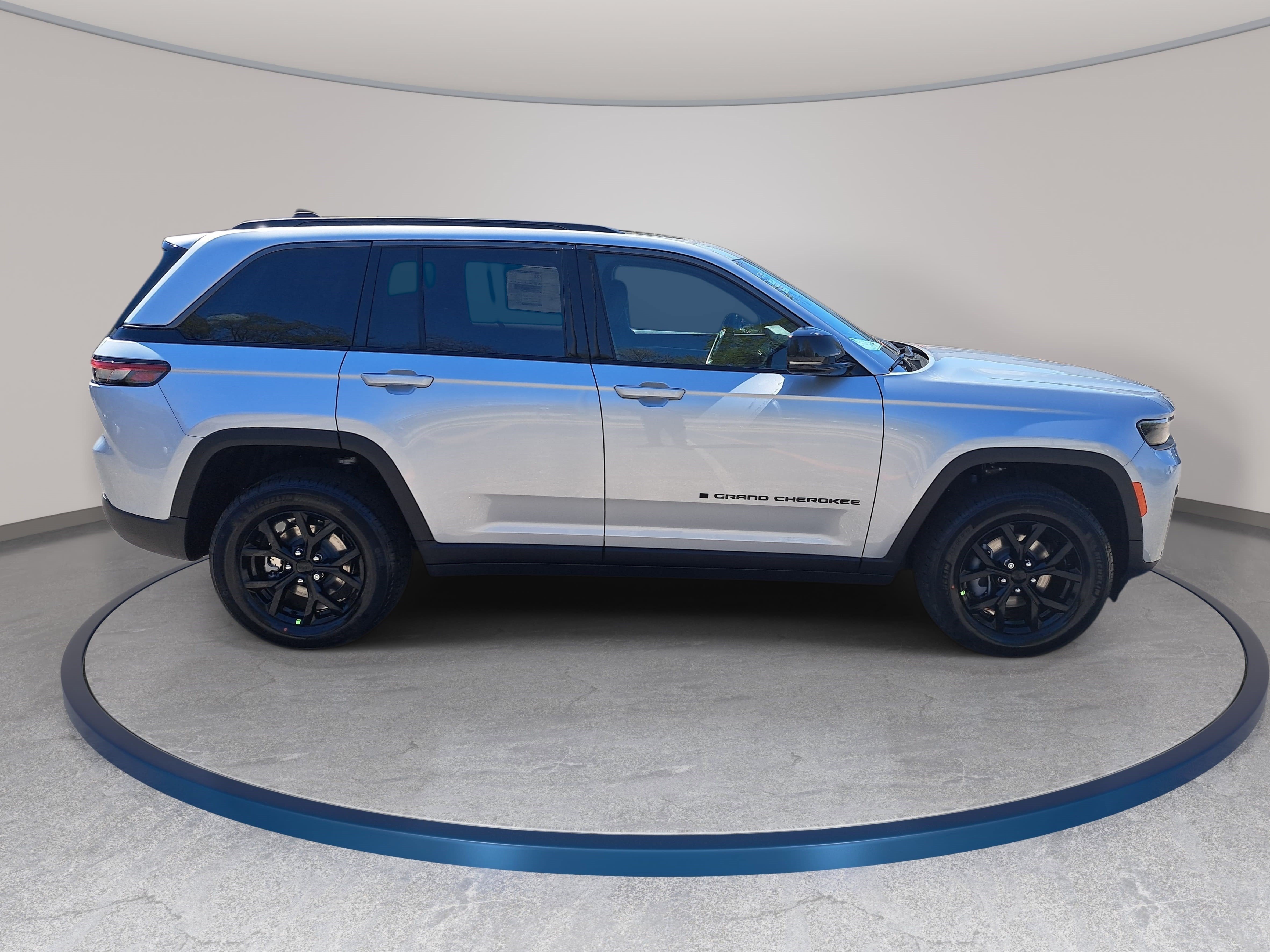 New 2026 Jeep Grand Cherokee Altitude AWD/4WD image 4