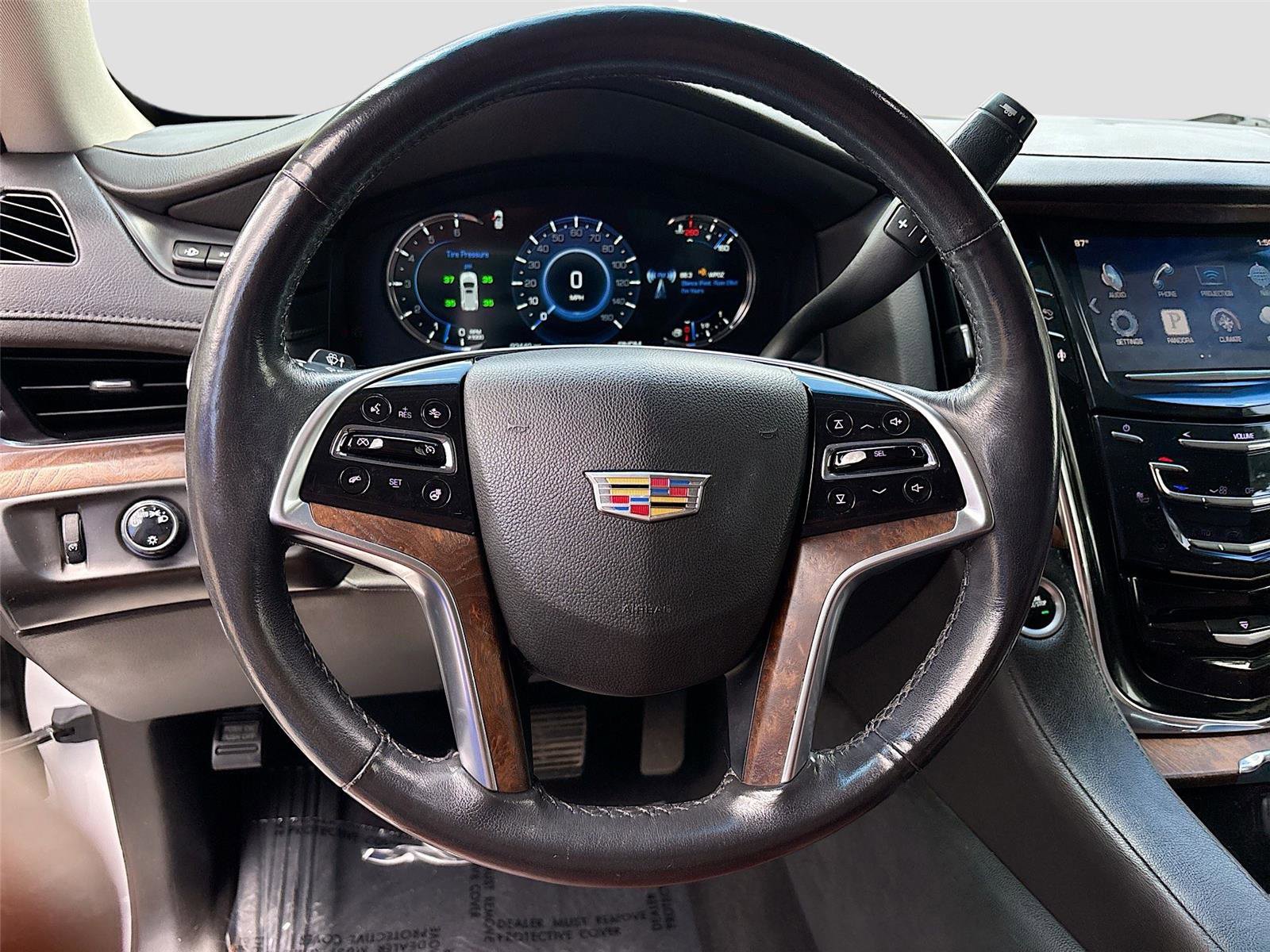 Used 2016 Cadillac Escalade Luxury RWD image 11