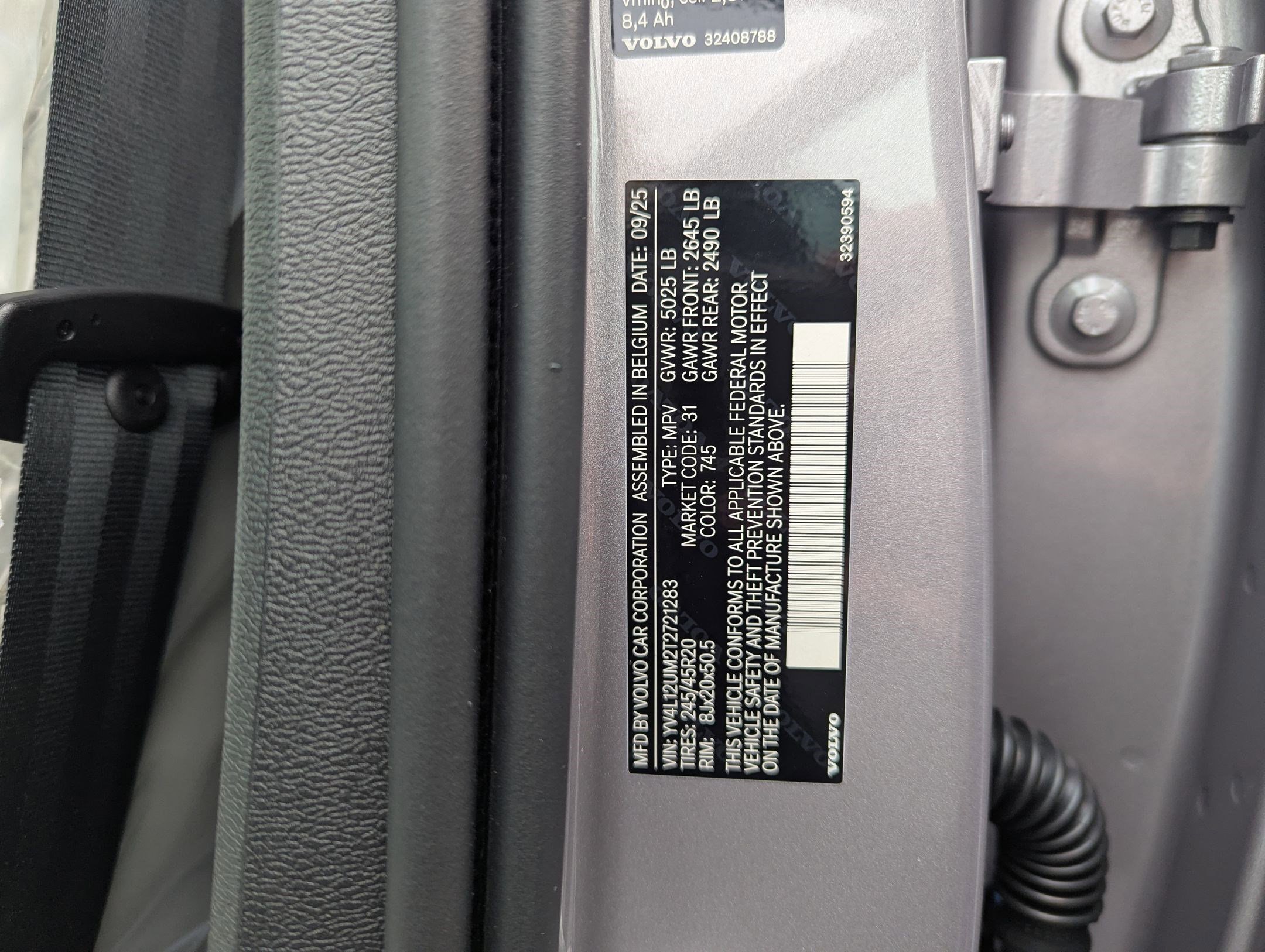 New 2026 Volvo XC40 B5 Ultra w/ Protection Package Premier image 26