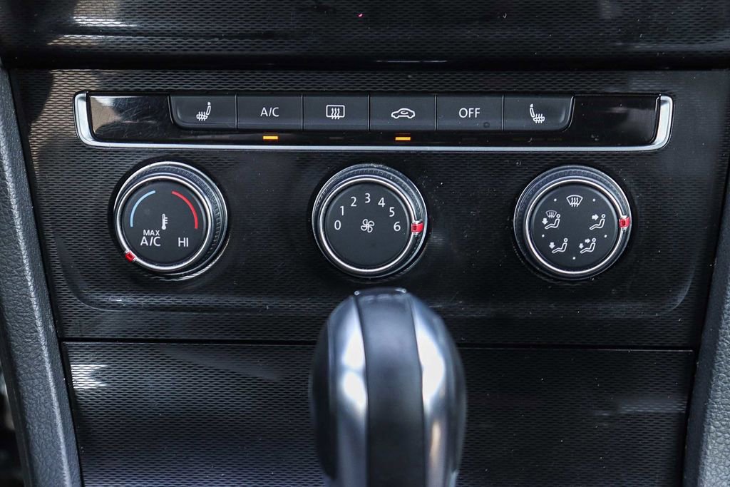 Used 2017 Volkswagen GTI Sport image 15