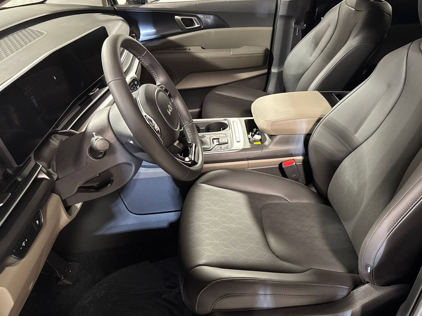 New 2026 Kia Carnival FWD image 13