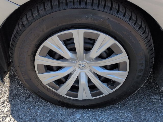 Certified 2020 Toyota Camry LE image 10