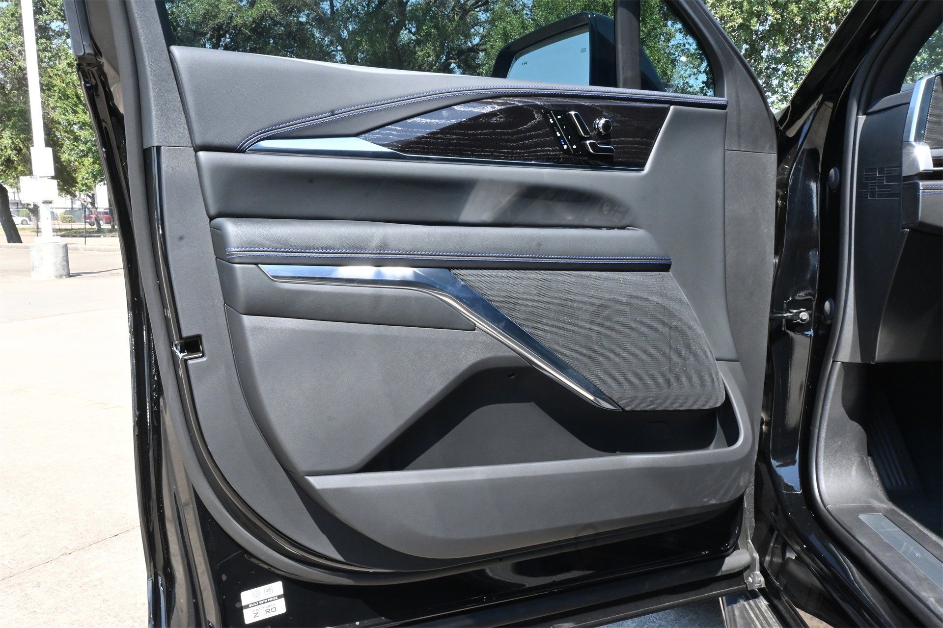 New 2026 Cadillac Escalade IQ Sport 1 w/ LPO, ONYX Package image 19