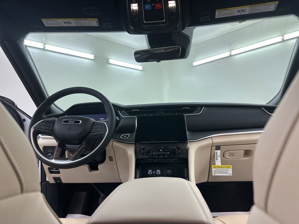 New 2025 Jeep Grand Cherokee Limited image 24