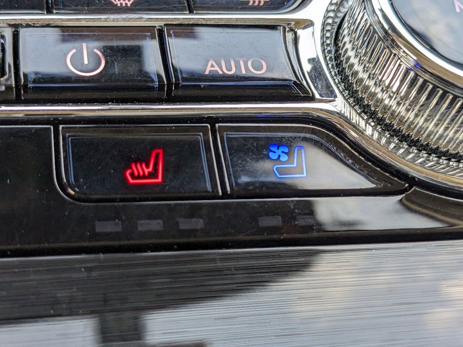 Certified 2023 Lincoln Nautilus Reserve w/ Equipment Group 201A image 27