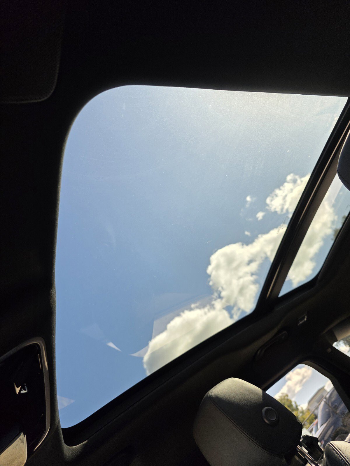 New 2026 Land Rover Range Rover Velar Dynamic SE image 12