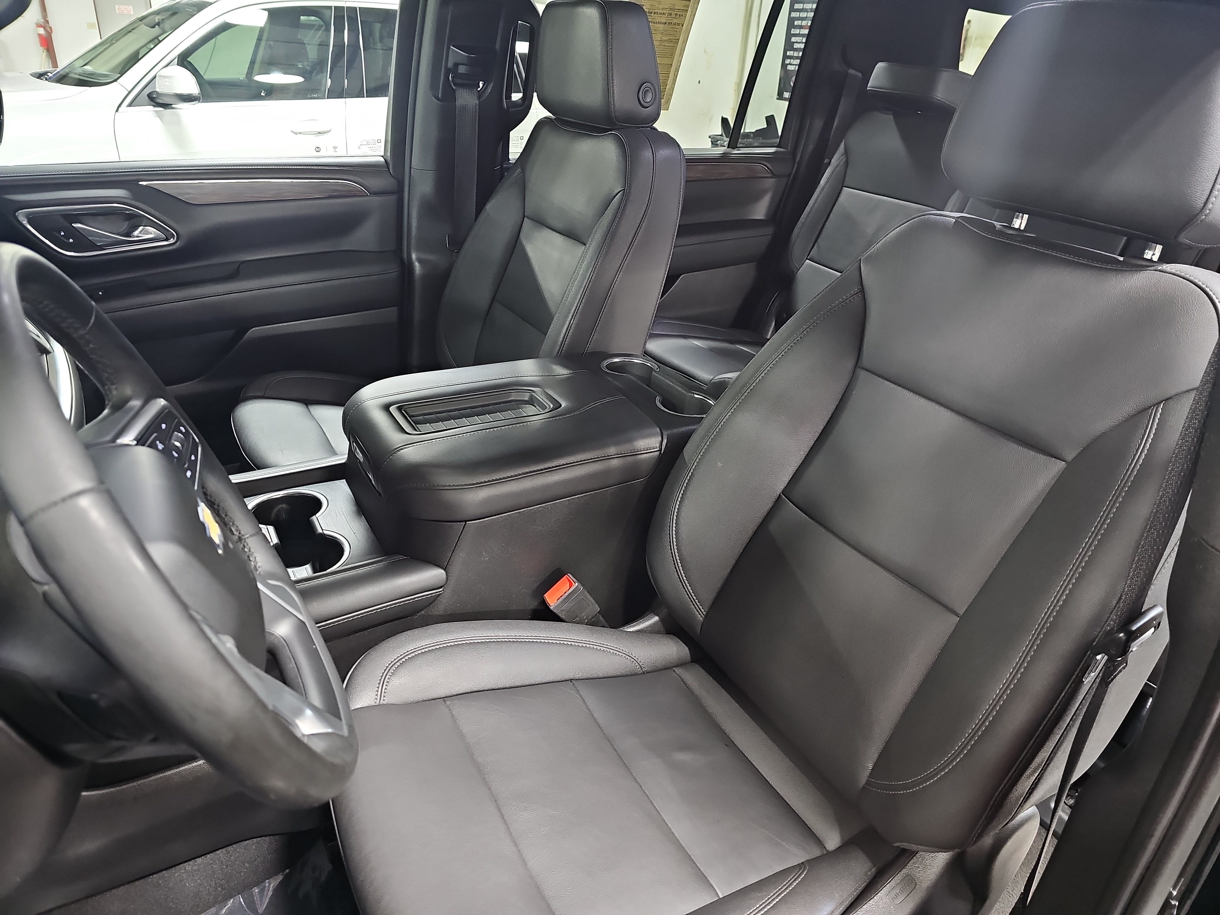 Used 2023 Chevrolet Suburban LT AWD/4WD image 17
