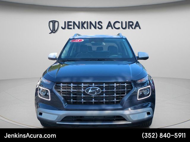 Used 2025 Hyundai Venue Limited image 8
