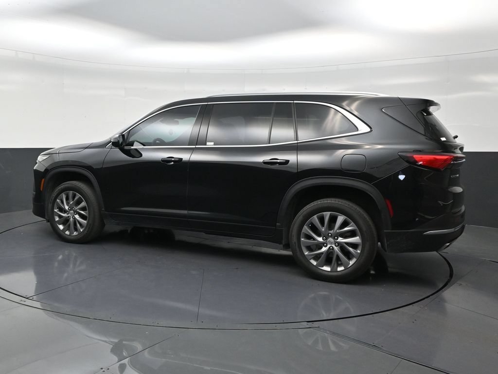 Used 2025 Buick Enclave Preferred w/ Power Package FWD image 31