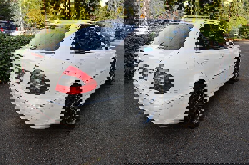 Used 2007 Mercedes-Benz E 350 Sedan image 3