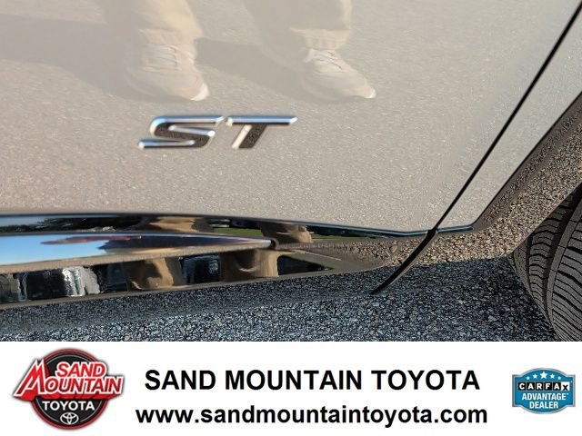 Used 2024 Buick Envision Sport Touring AWD/4WD image 11