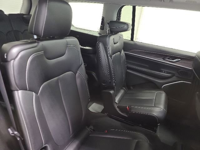 Used 2022 Jeep Grand Cherokee L Limited AWD/4WD image 20