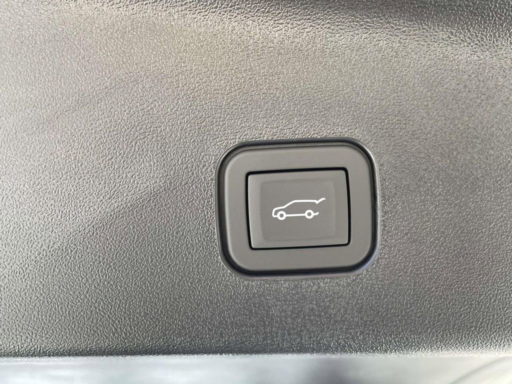 New 2026 Cadillac Vistiq Sport image 11