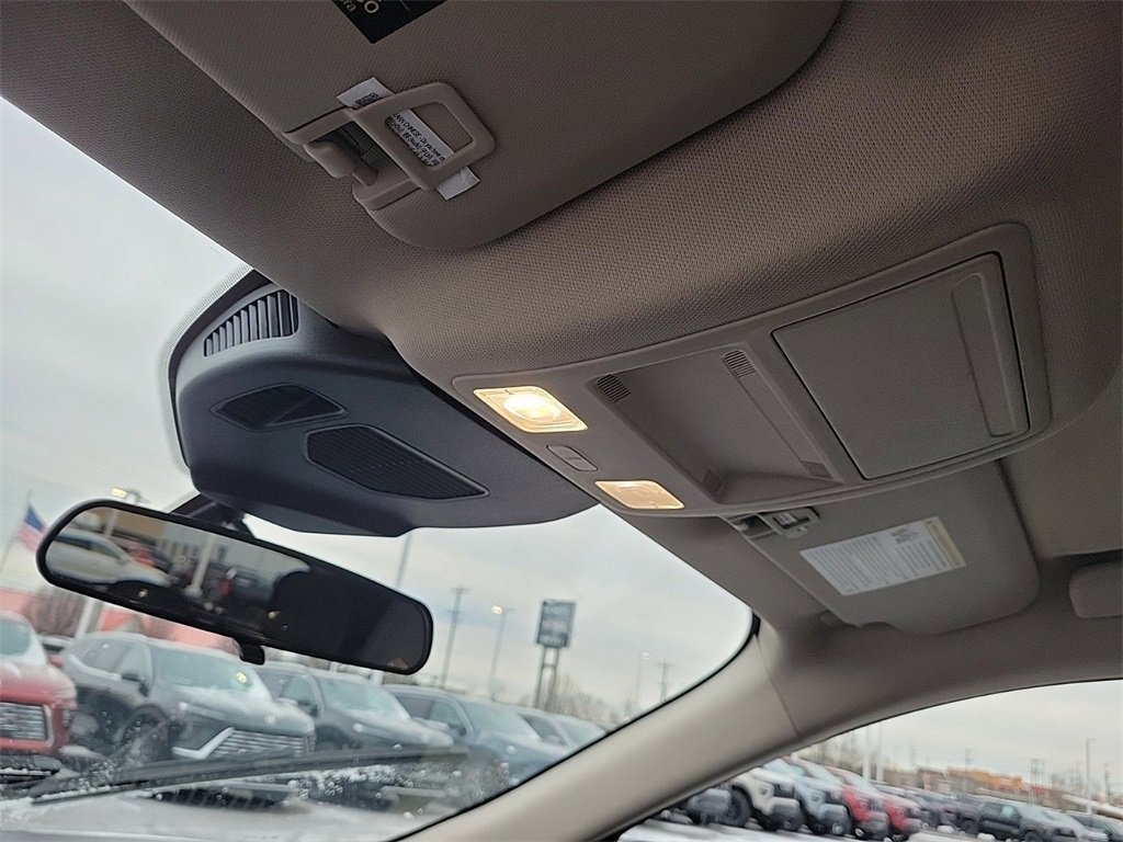 Used 2020 Ford Escape SE image 30