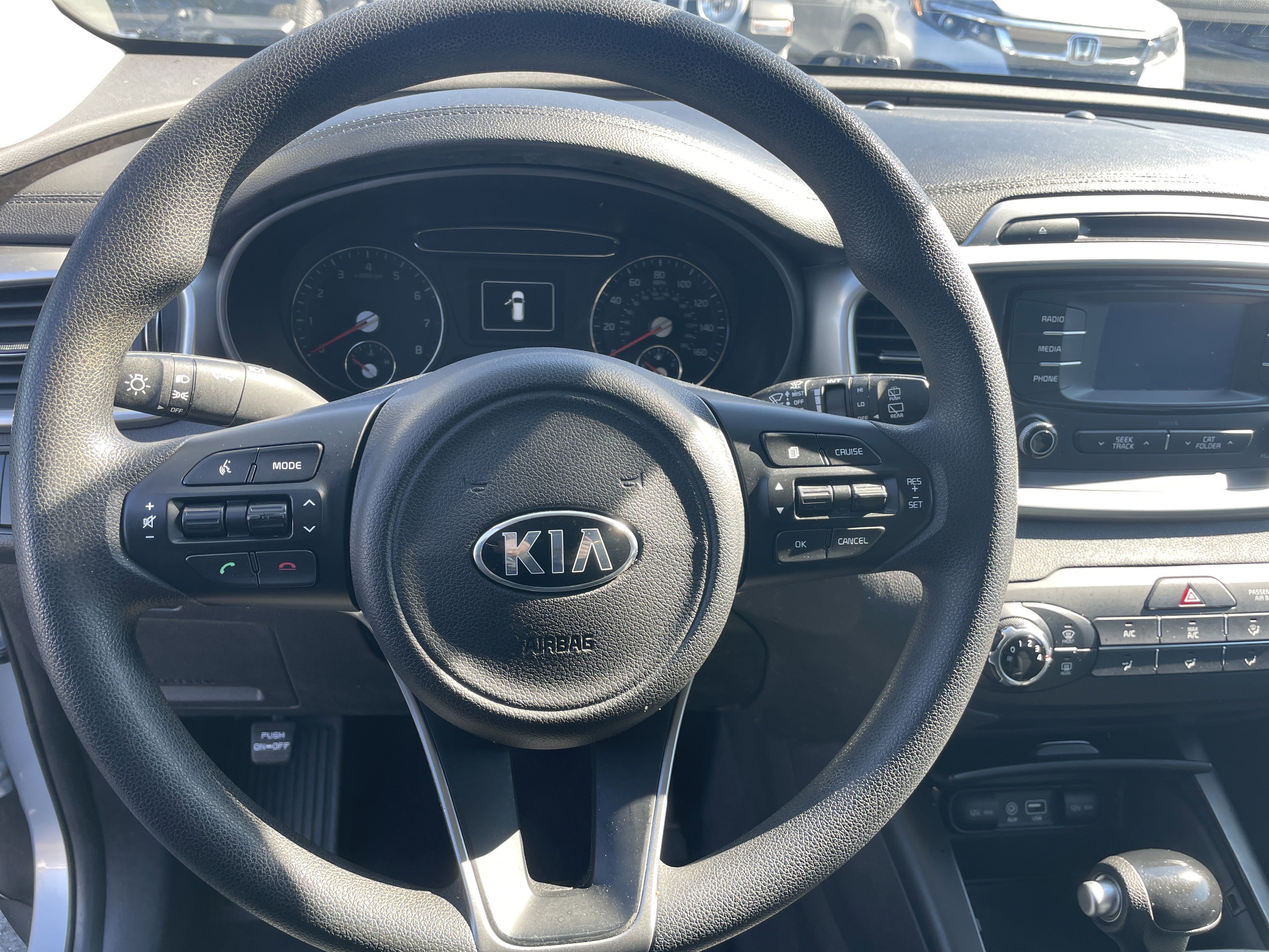 Used 2017 Kia Sorento LX image 42