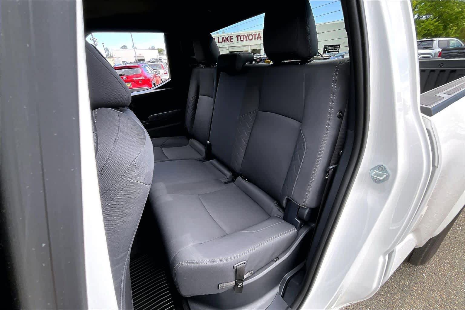 Used 2024 Toyota Tacoma SR5 AWD/4WD image 20