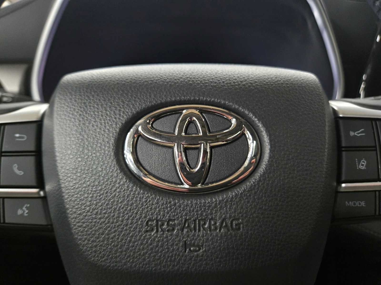 Used 2022 Toyota Highlander Limited AWD/4WD image 26
