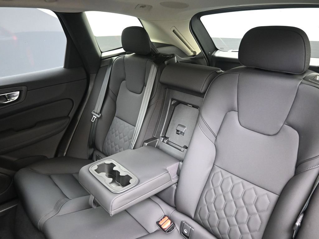 New 2026 Volvo XC60 B5 Plus w/ Protection Package Premier image 20