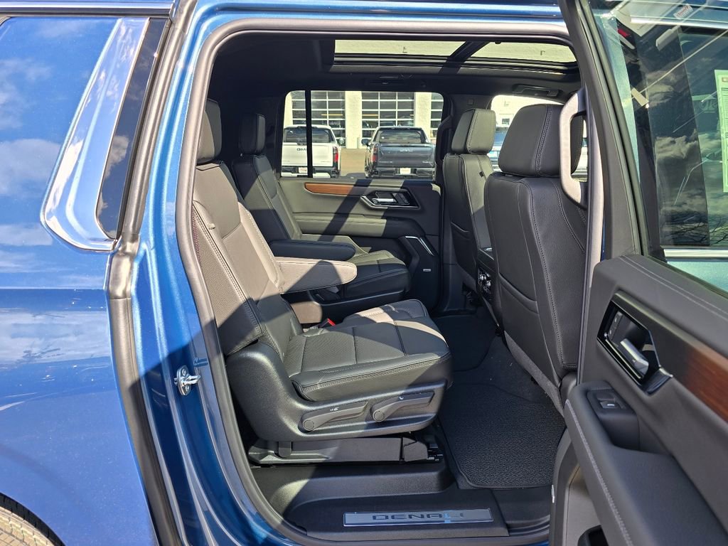 New 2026 GMC Yukon XL Denali w/ Sun & Power Step Package AWD/4WD image 34