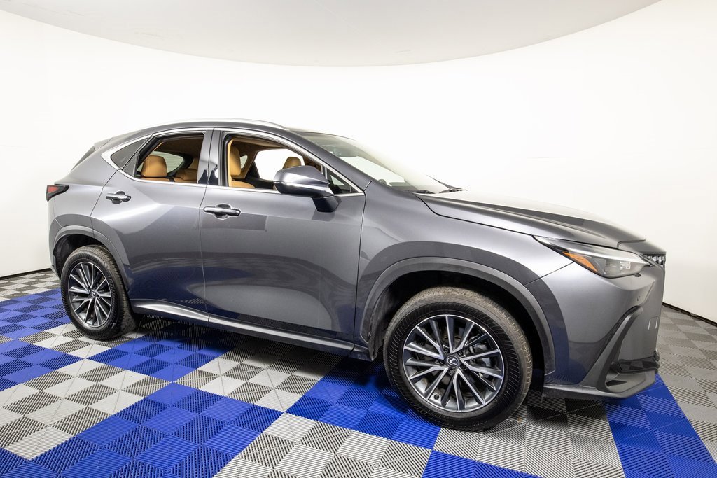 Used 2025 Lexus NX 250 FWD w/ Premium Package image 2