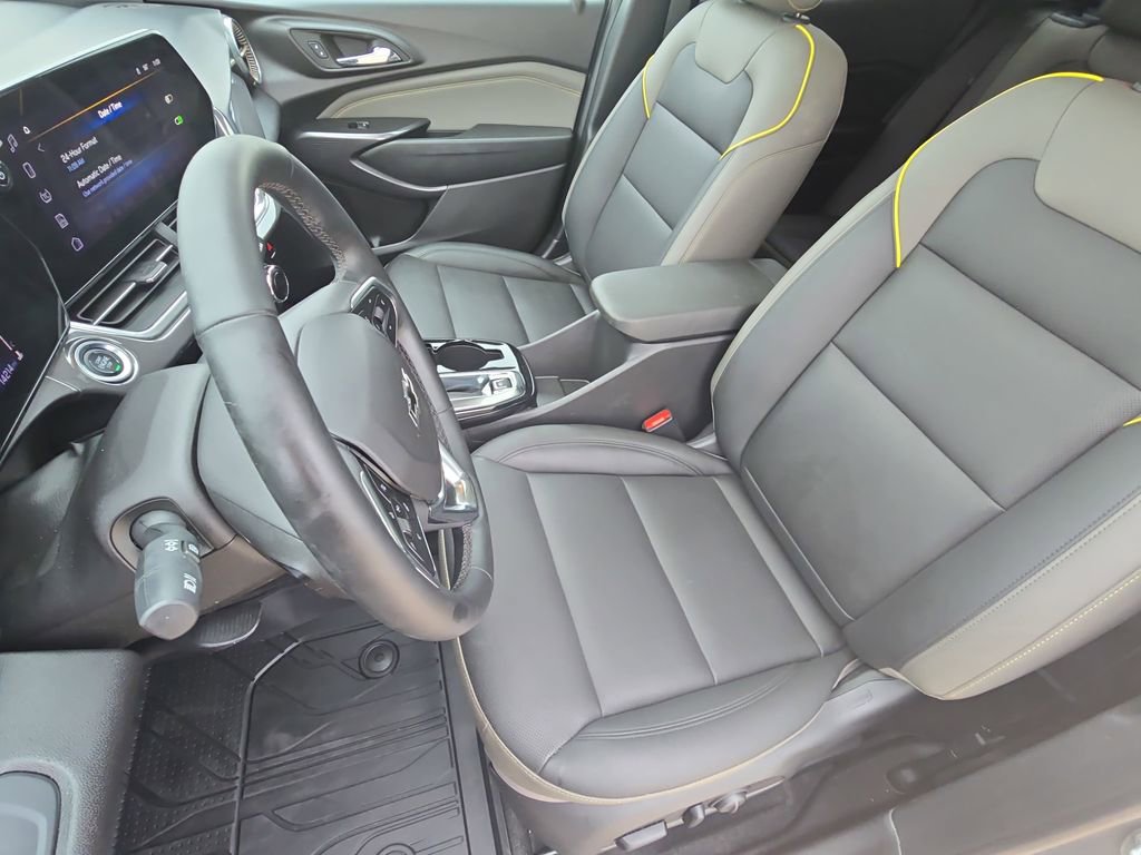 Used 2025 Chevrolet Trax ACTIV w/ Sunroof Package FWD image 14