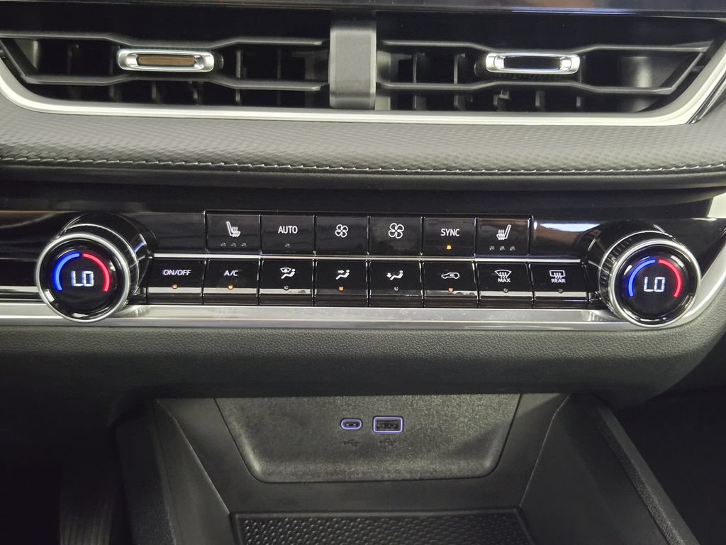 New 2026 Chevrolet Equinox LT w/ Convenience Package II FWD image 20