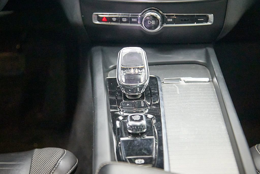 Used 2023 Volvo S60 B5 Ultimate image 30