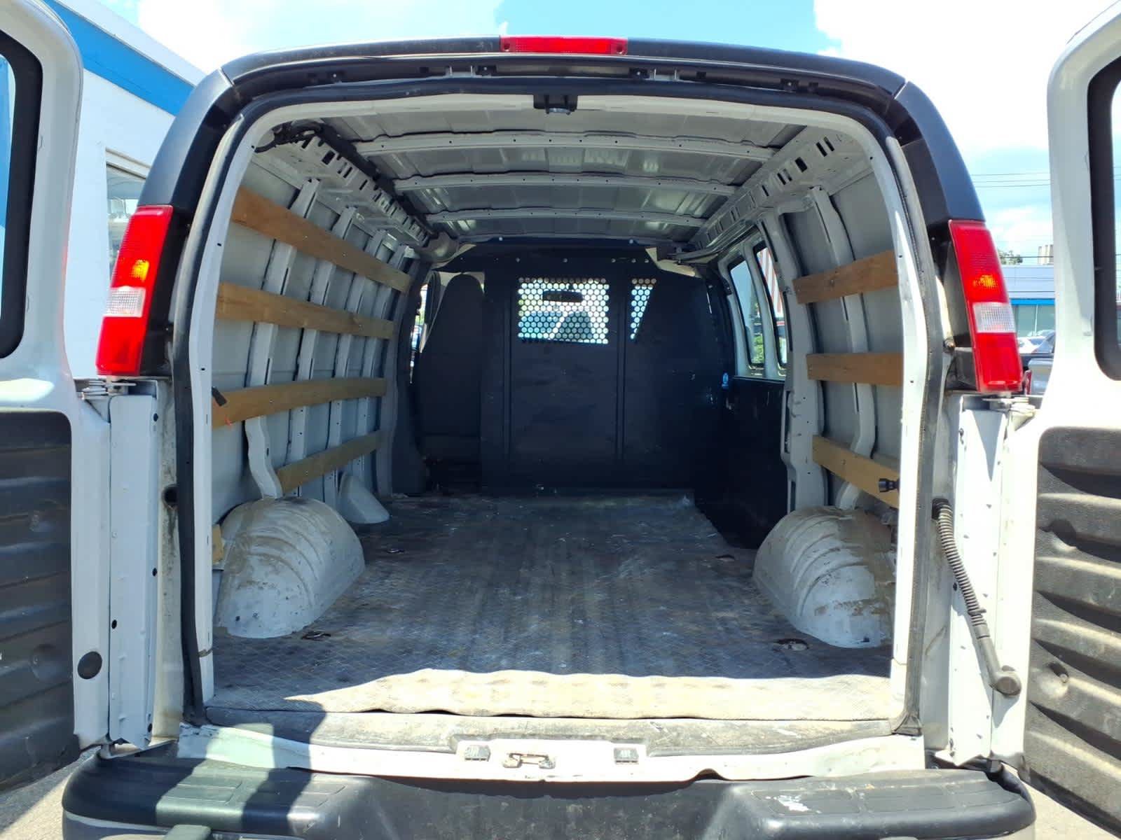 Used 2021 Chevrolet Express 2500 w/ Driver Convenience Package RWD image 15