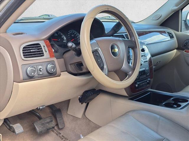 Used 2013 Chevrolet Suburban LT w/ Luxury Package AWD/4WD image 10