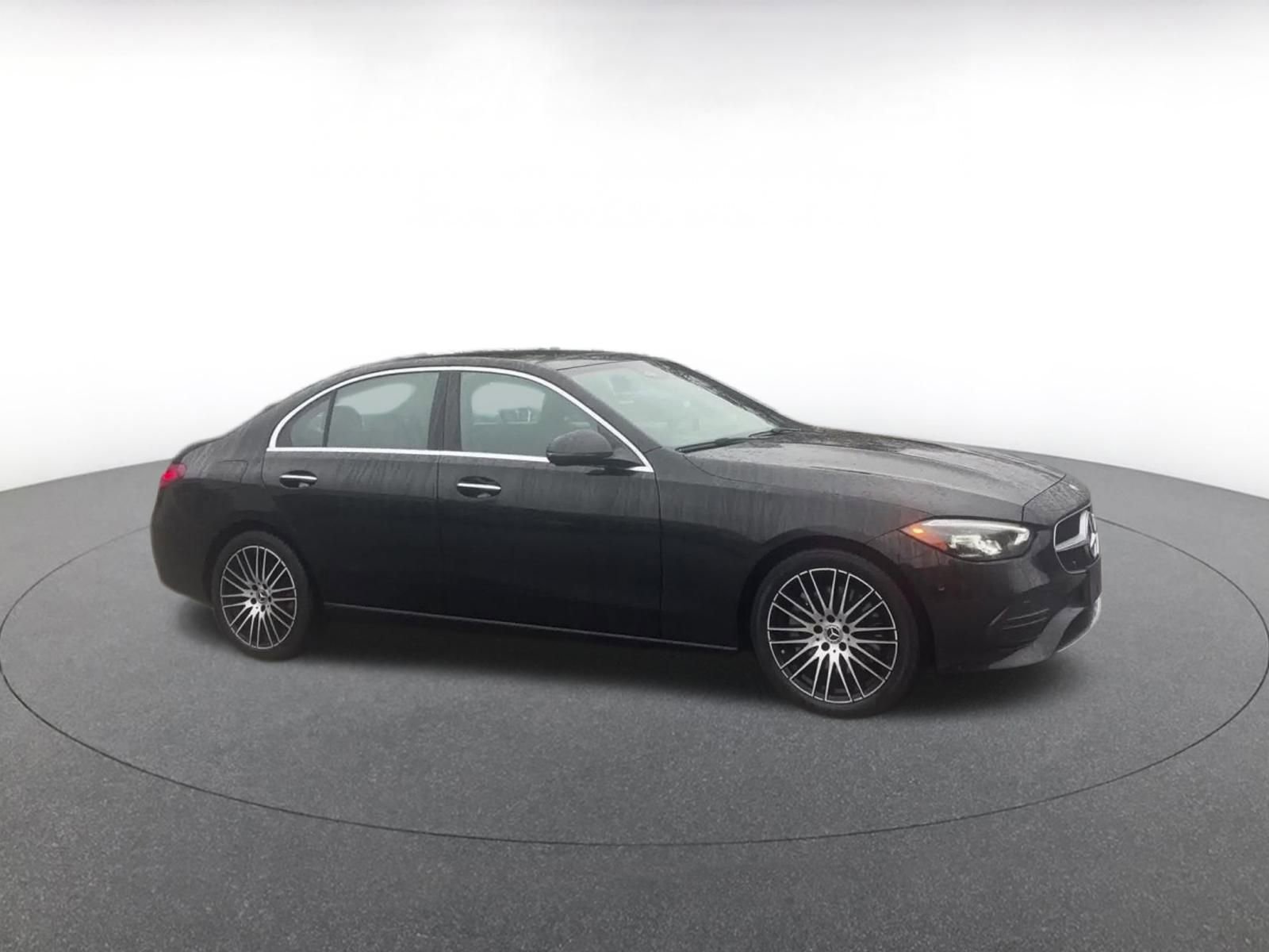 Used 2024 Mercedes-Benz C 300 Sedan image 2