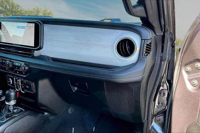 Used 2025 Jeep Wrangler Unlimited Sahara AWD/4WD image 25