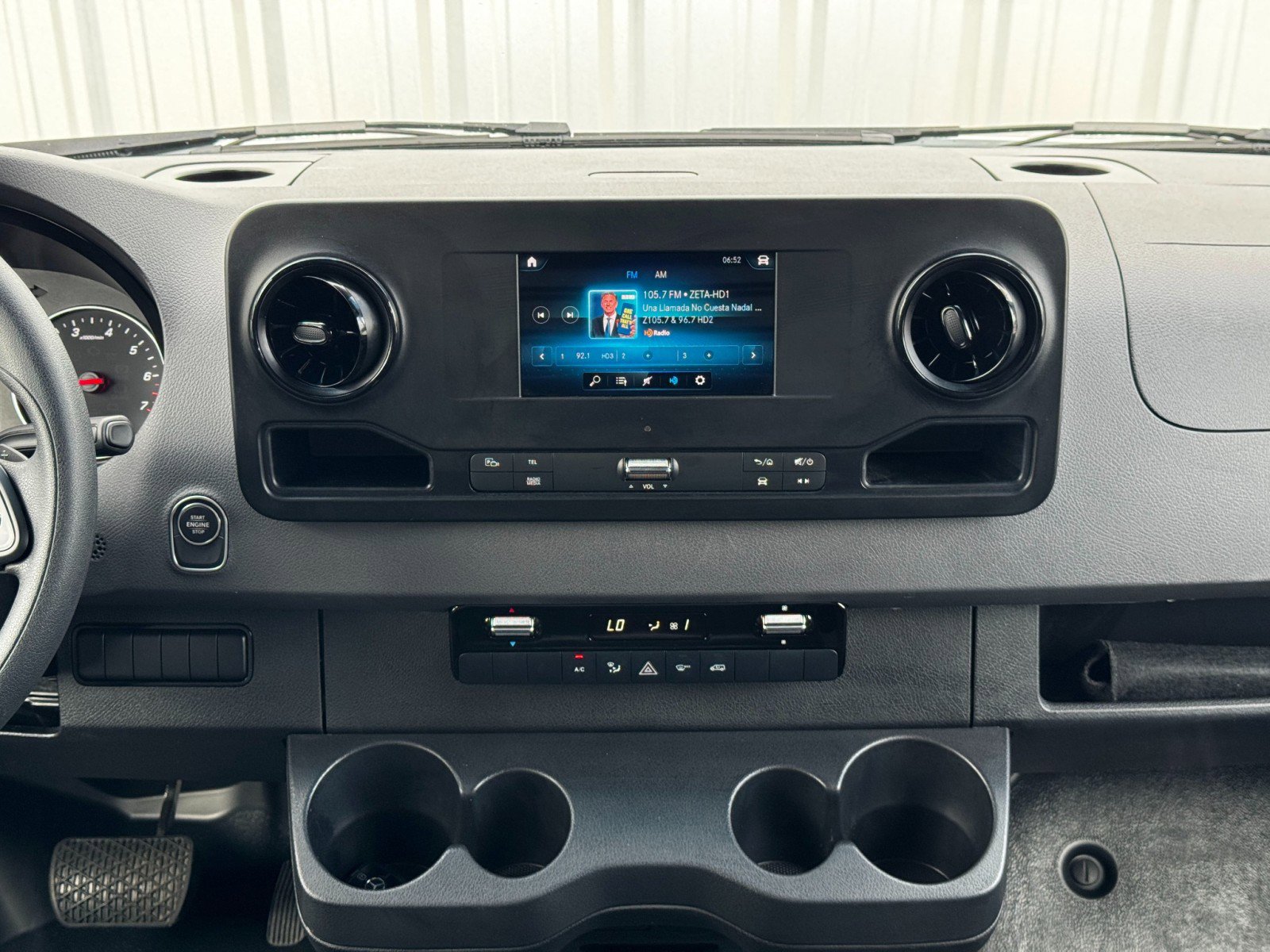 Used 2023 Mercedes-Benz Sprinter 1500 image 23