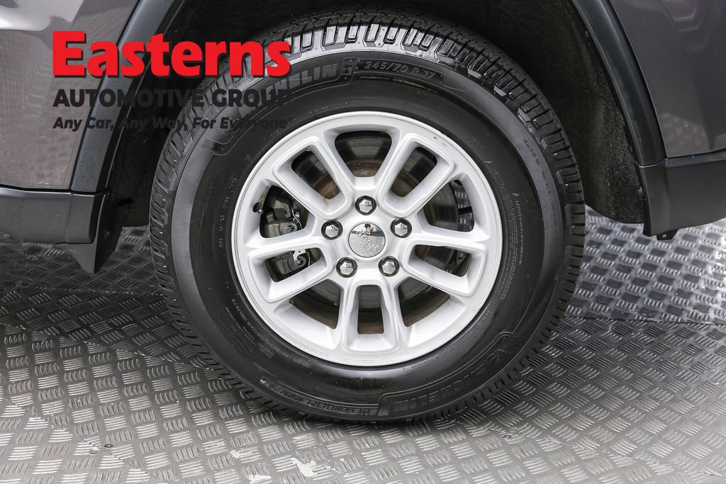 Used 2020 Jeep Grand Cherokee Laredo AWD/4WD image 7