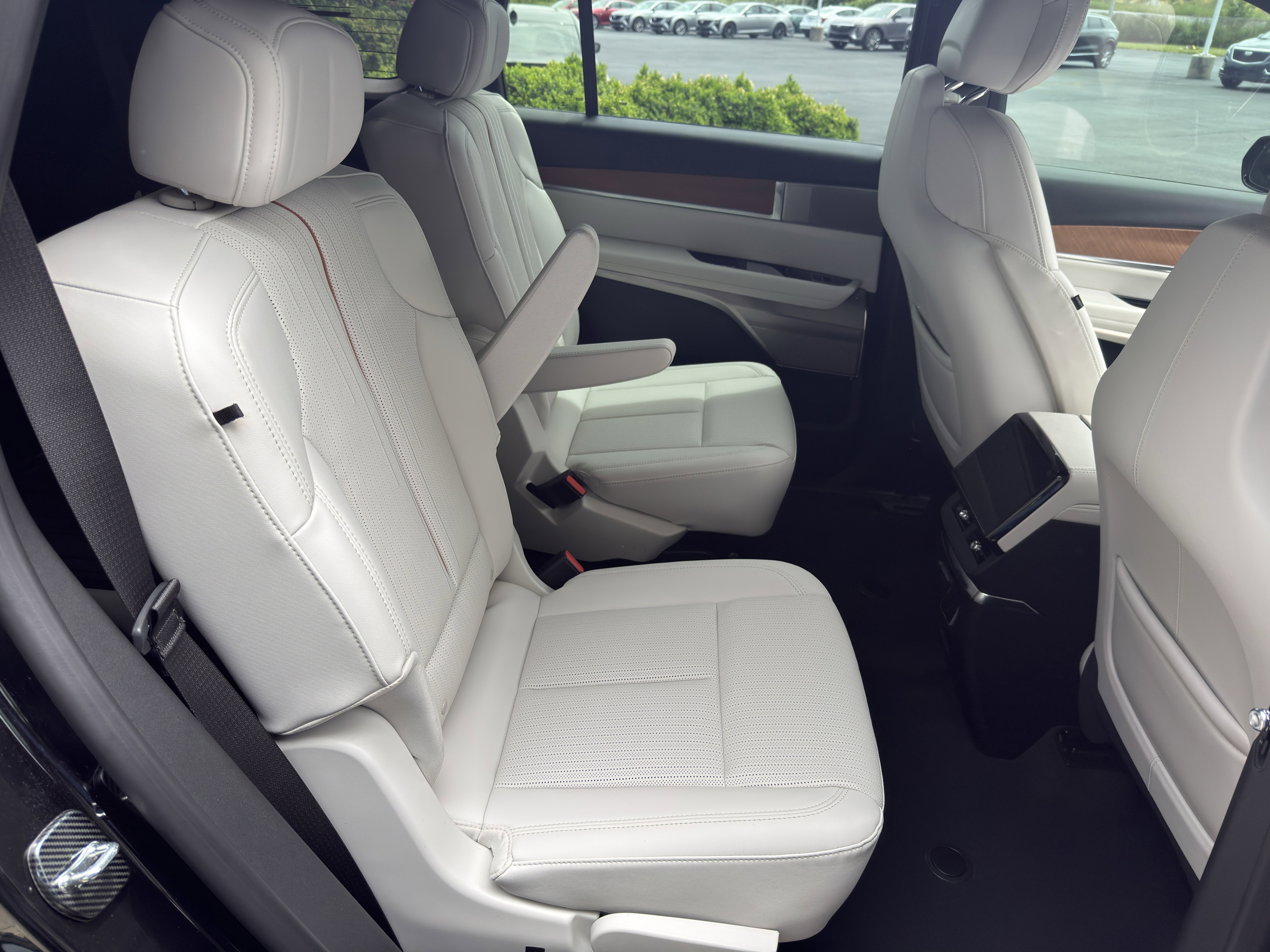 Used 2026 Cadillac Vistiq Sport w/ LPO, Floor Liner Package AWD/4WD image 23