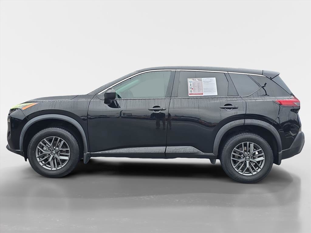 Used 2021 Nissan Rogue S image 2