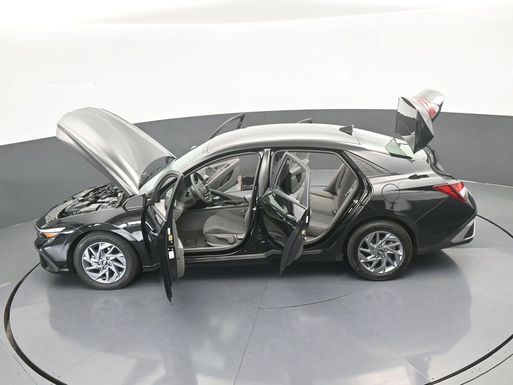 Used 2024 Hyundai Elantra SEL image 66