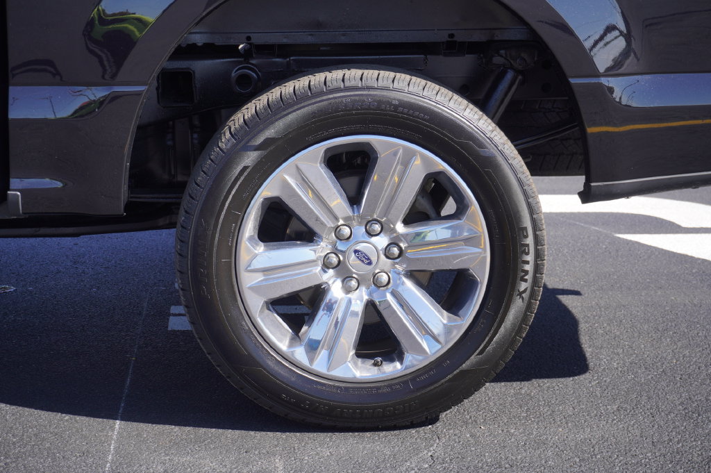Used 2019 Ford F150 XLT w/ Equipment Group 302A Luxury AWD/4WD image 11
