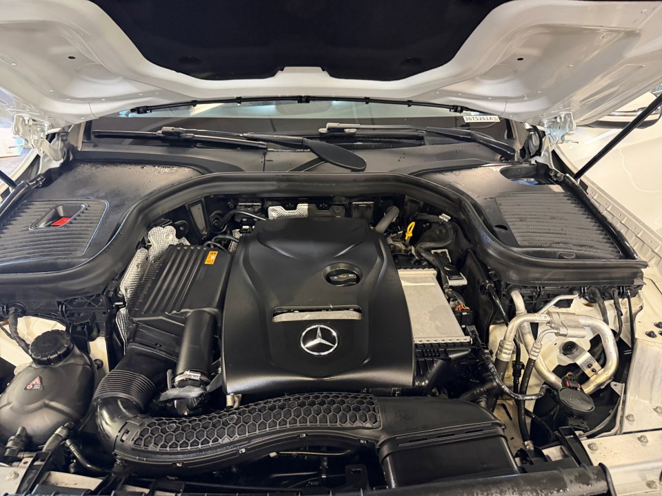 Used 2018 Mercedes-Benz GLC 300 4MATIC image 20