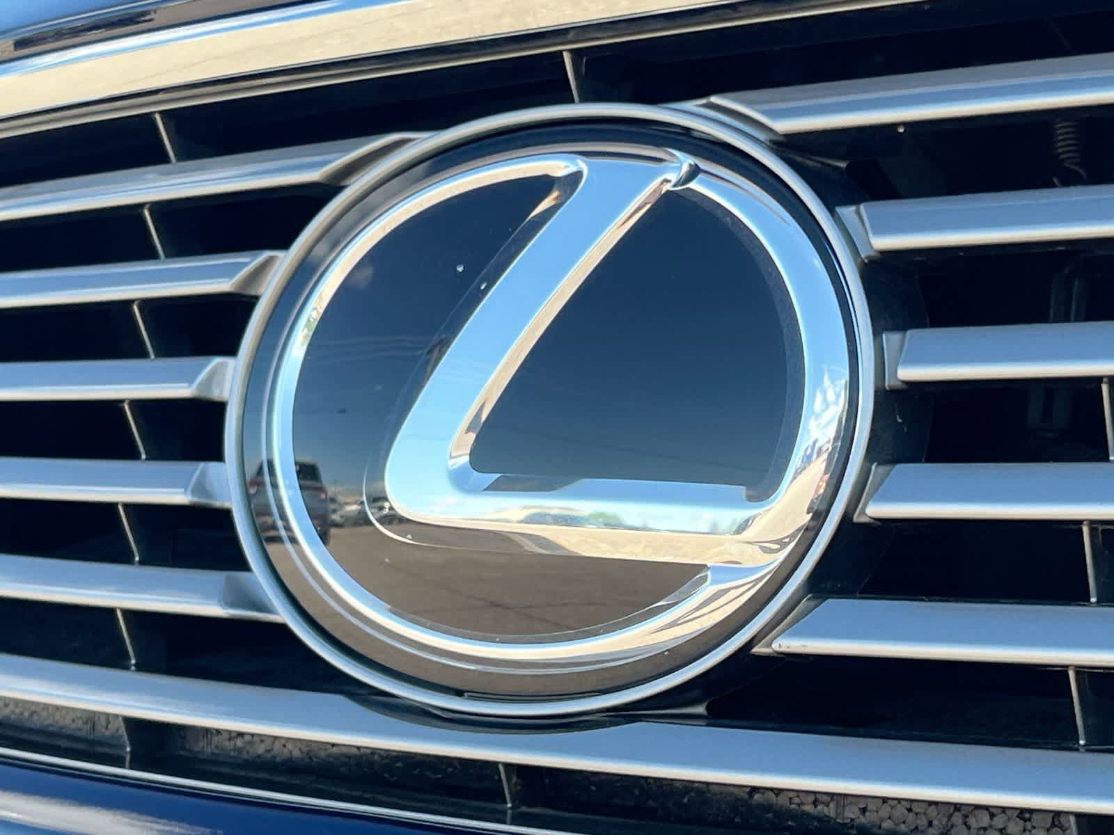 Used 2015 Lexus ES 350 w/ Luxury Package FWD image 11