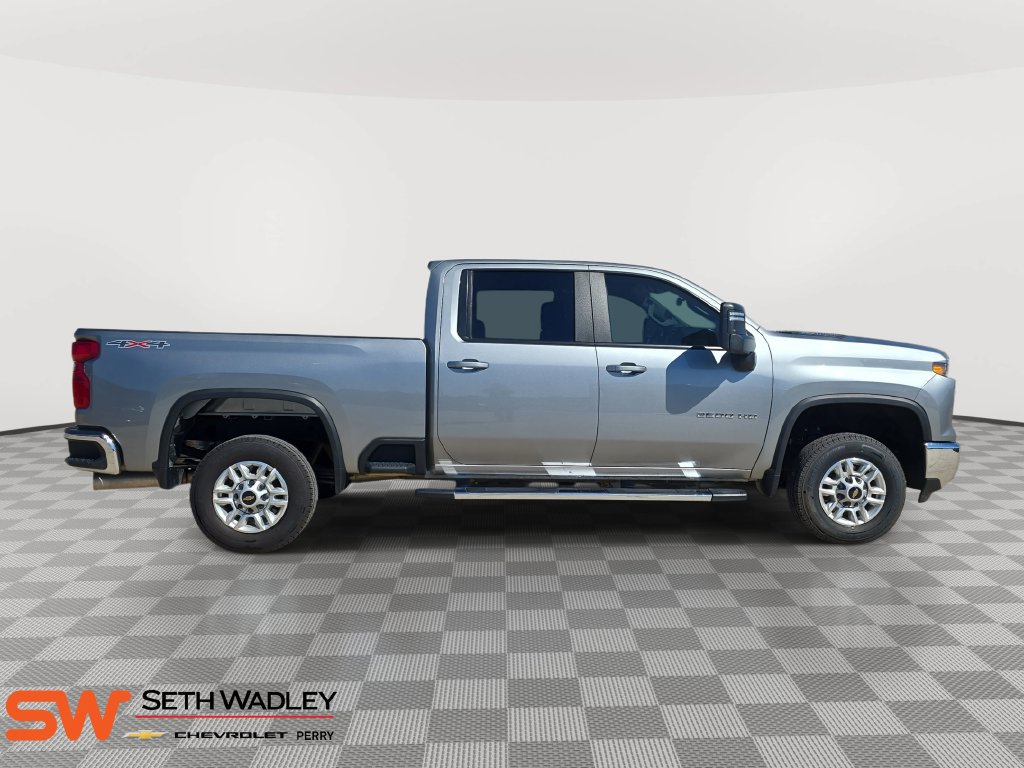 Used 2025 Chevrolet Silverado 2500 LT w/ Convenience Package AWD/4WD image 8