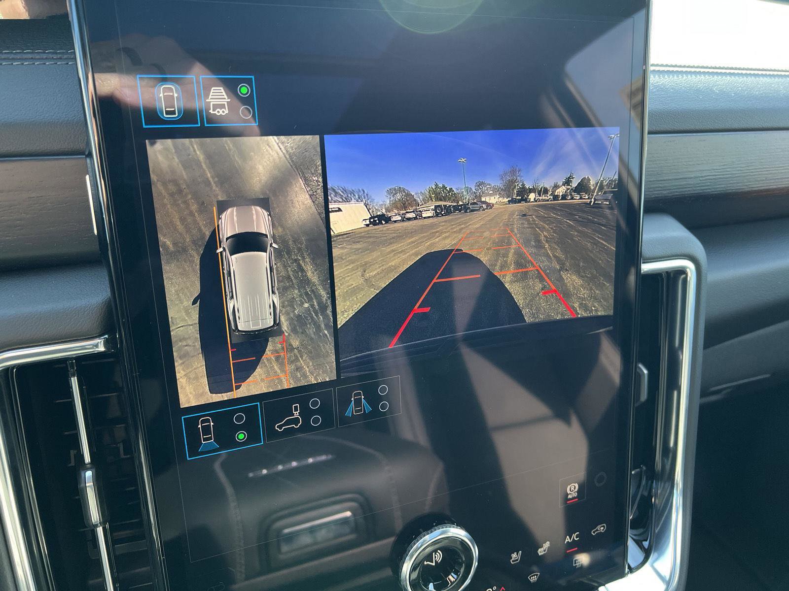 New 2026 GMC Yukon Denali w/ Sun & Power Step Package image 32